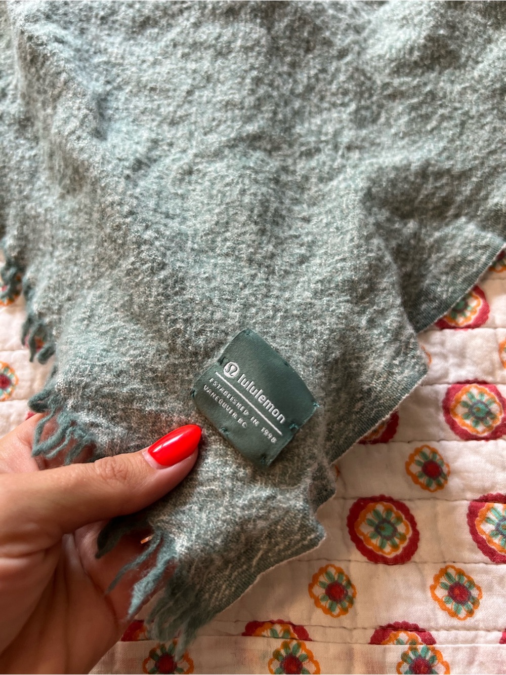 Lululemon Seafoam Green Travel Wrap Scarf - Picture 2 of 4